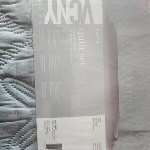 VCNY 3 piece gray quilt